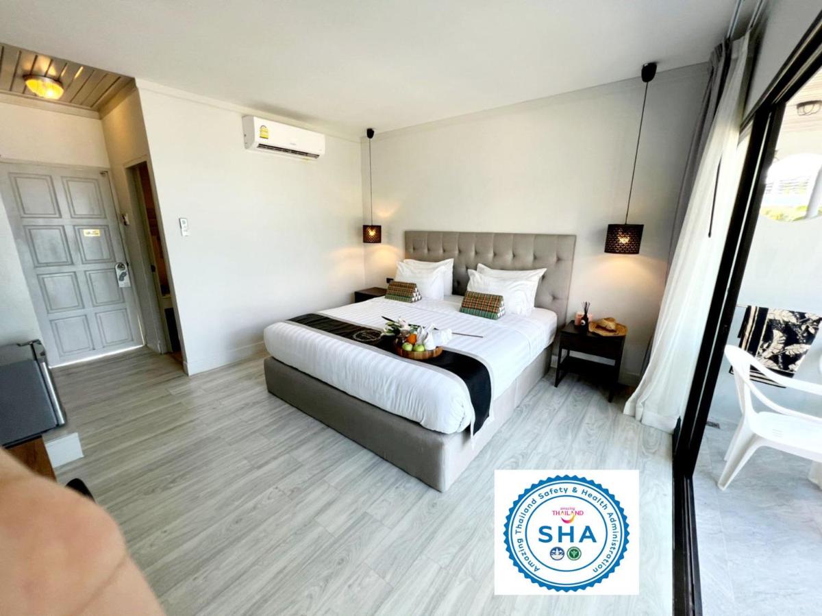 Thai Kamala Beach Front - Housity