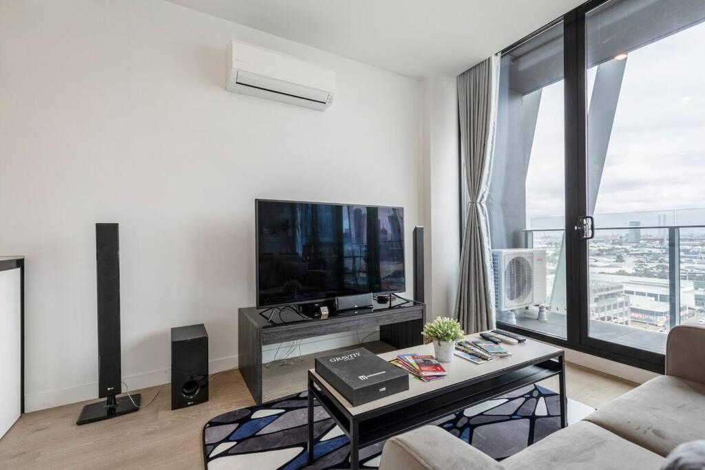 Modern 2 Beds Apartment with Amazing City View - Housity