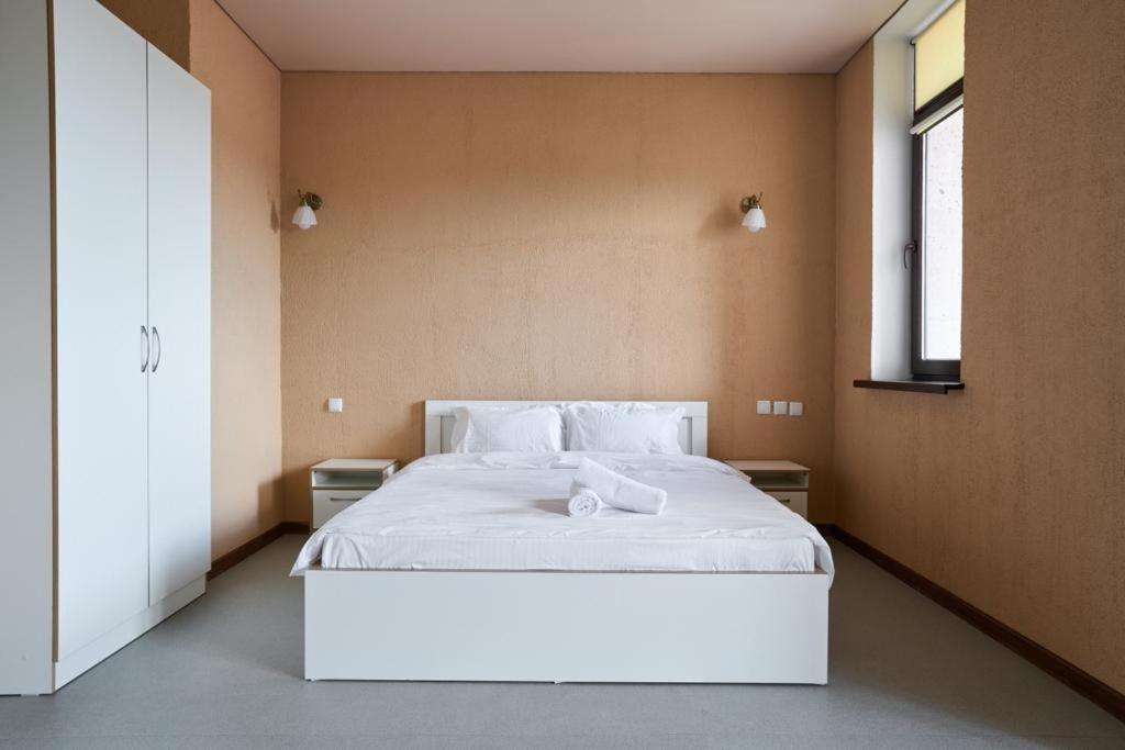 7Days Hotel - Housity