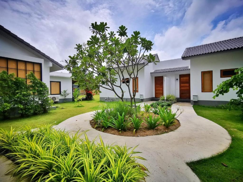 Silan Residence, Koh Phangan - An authentic village experience - Housity