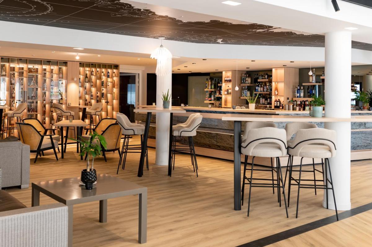 Restaurant ou autre lieu de restauration dans l'établissement Hostellerie de la Pointe Saint-Mathieu - SPA & Restaurant