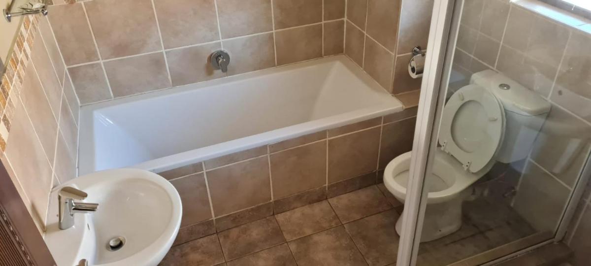 Best overnight modern & private with King size bed - Housity