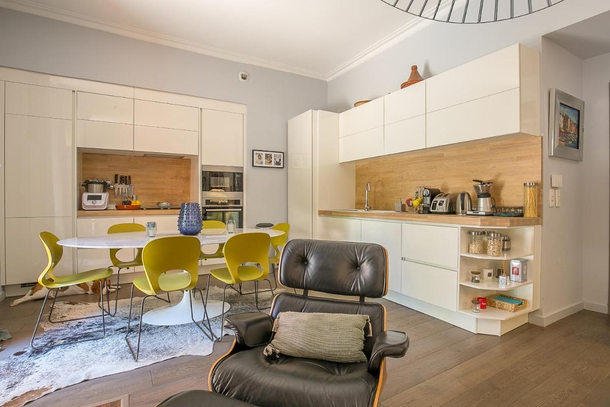 Bastide de la Moliere Cosy appartement avec terrasse 2 chambres vue parc et piscine - Housity