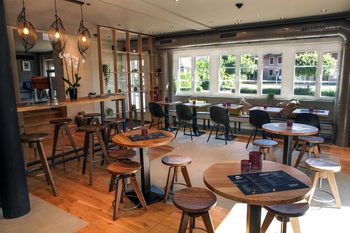Dihei - Hotel, Lounge, Bar - Housity