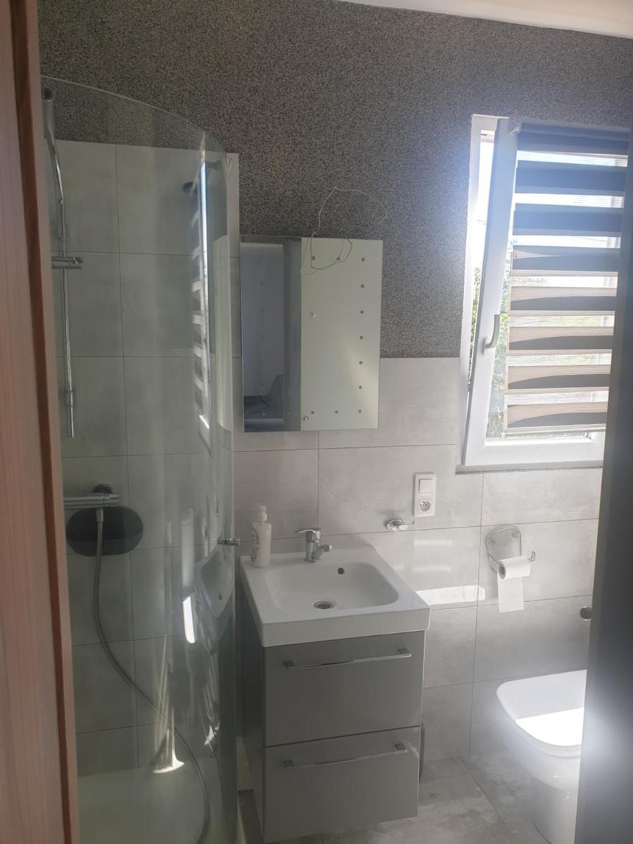 Karaiby na niby - Housity