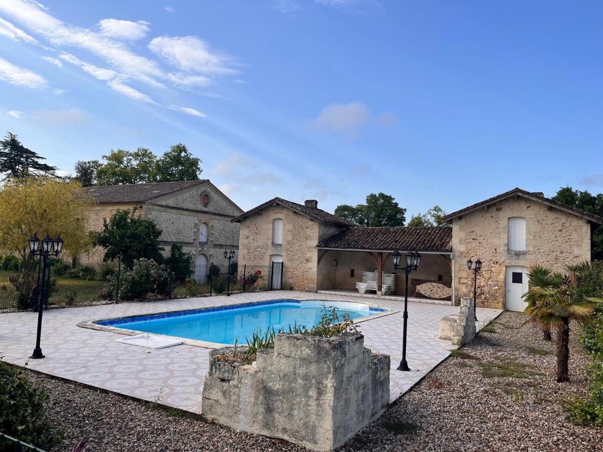 Domaine clos et arboré de 3 ha avec deux maisons - Housity