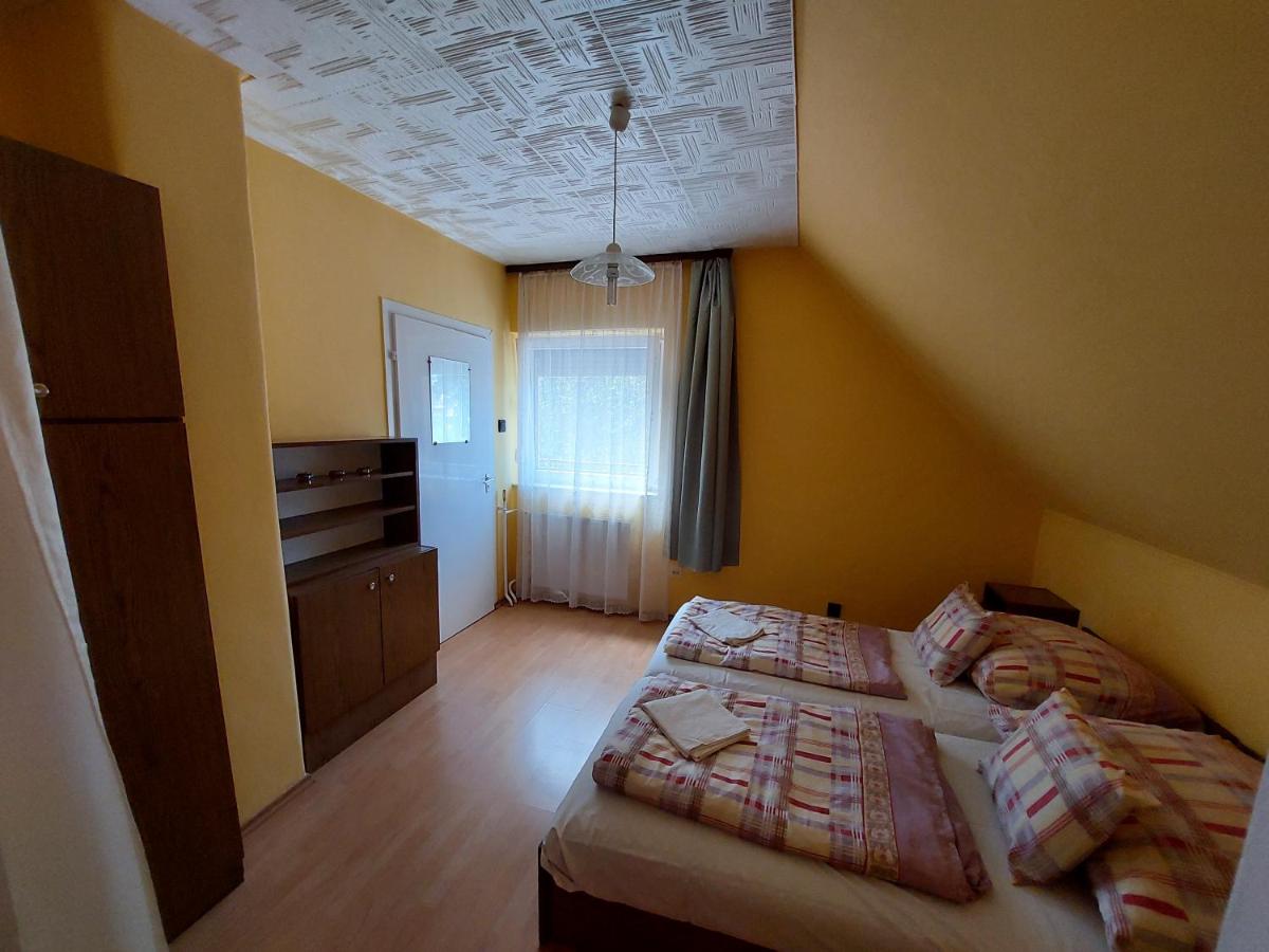 Petra Vendégház - Housity