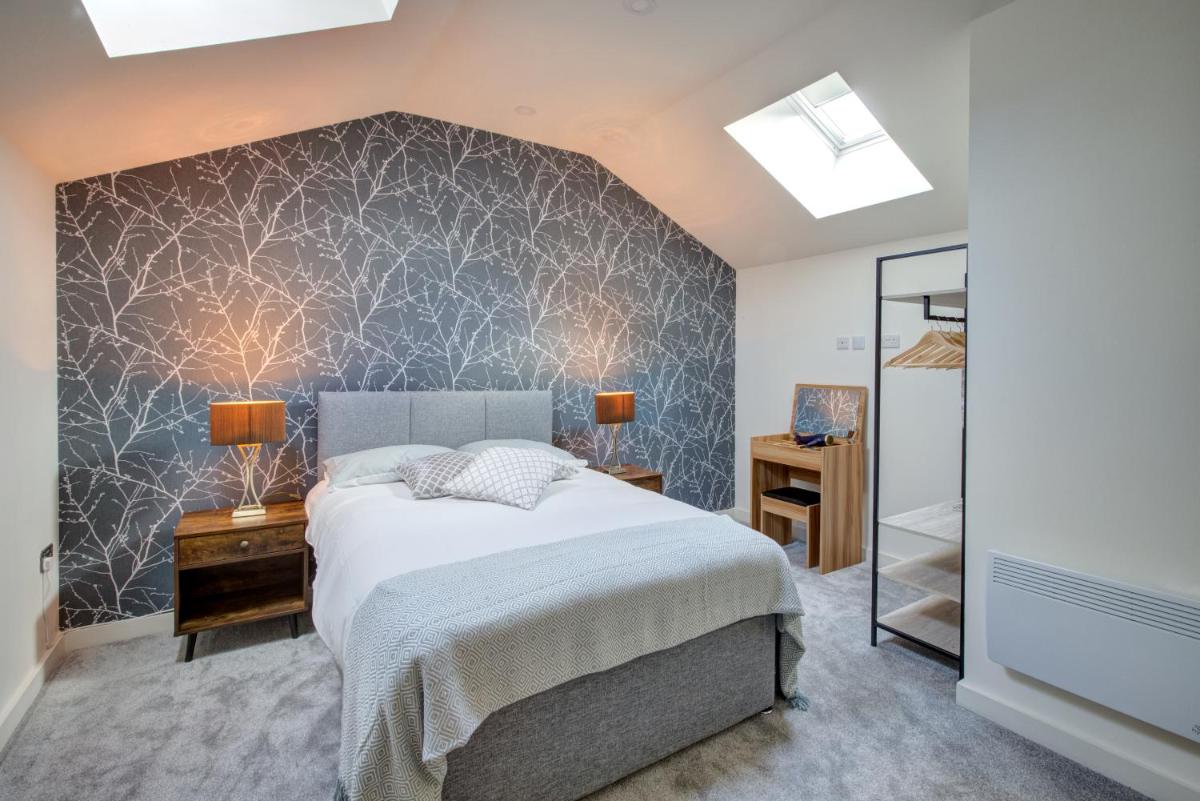 Stylish 'New York Loft' 2 Bed Apartment - Housity