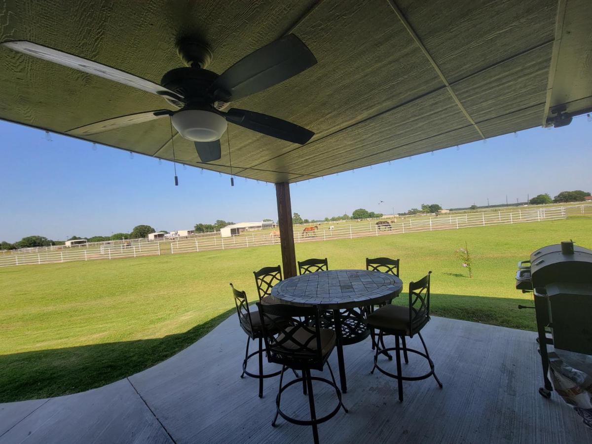 Newly Renovated Private Ranch Get-A-Way - Housity