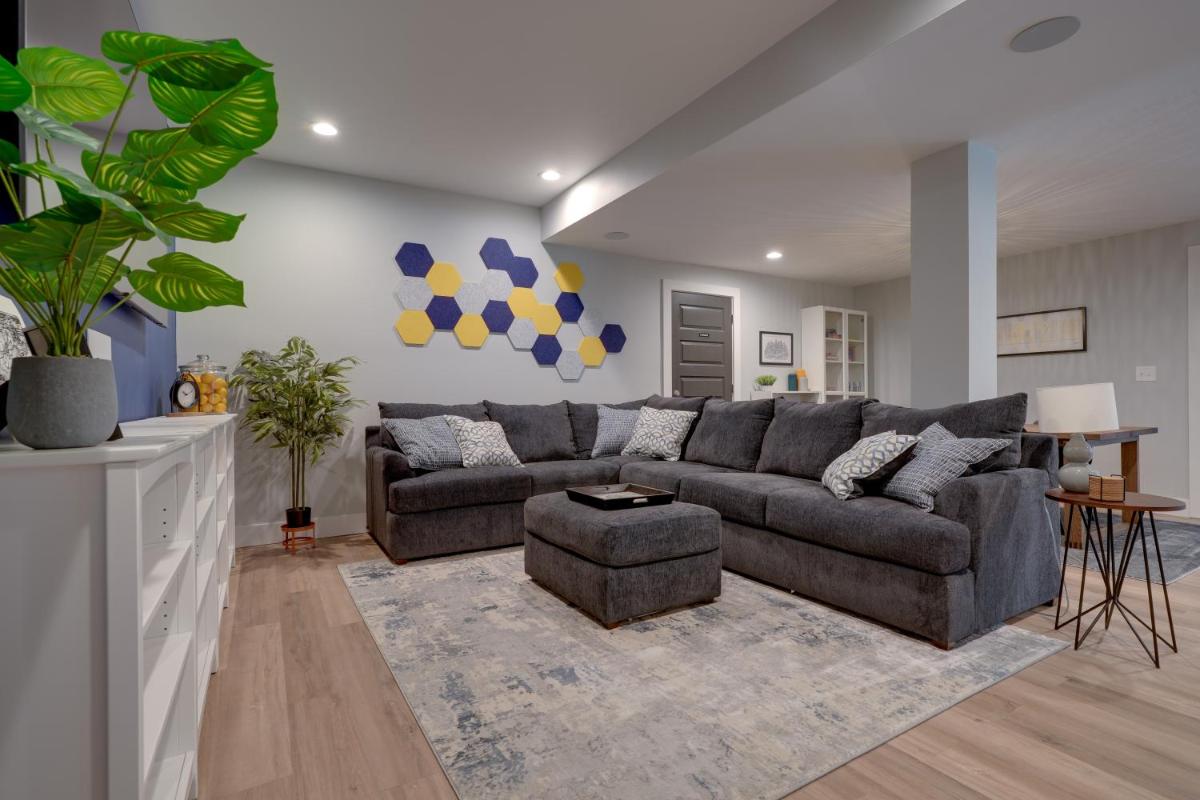 Wyandotte Way - Comfy and Fun, Fam-Friendly Suite - Housity