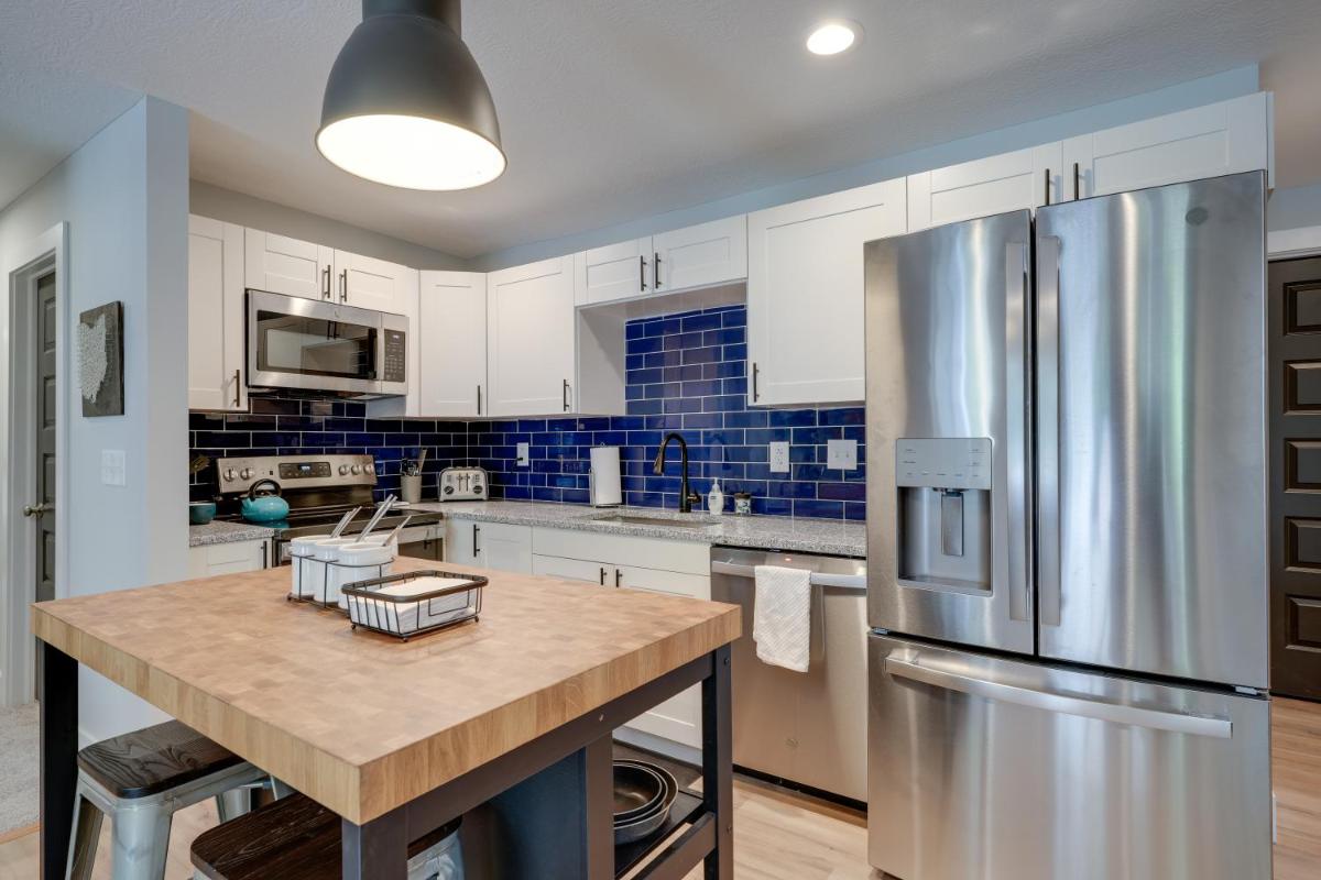 Wyandotte Way - Comfy and Fun, Fam-Friendly Suite - Housity
