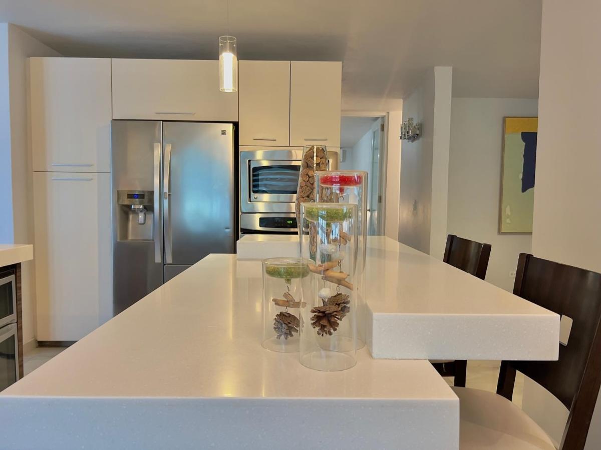 Casa Colinas: El Yunque Rainforest Villa with Pool, Heated Jacuzzi & Terrace - Housity