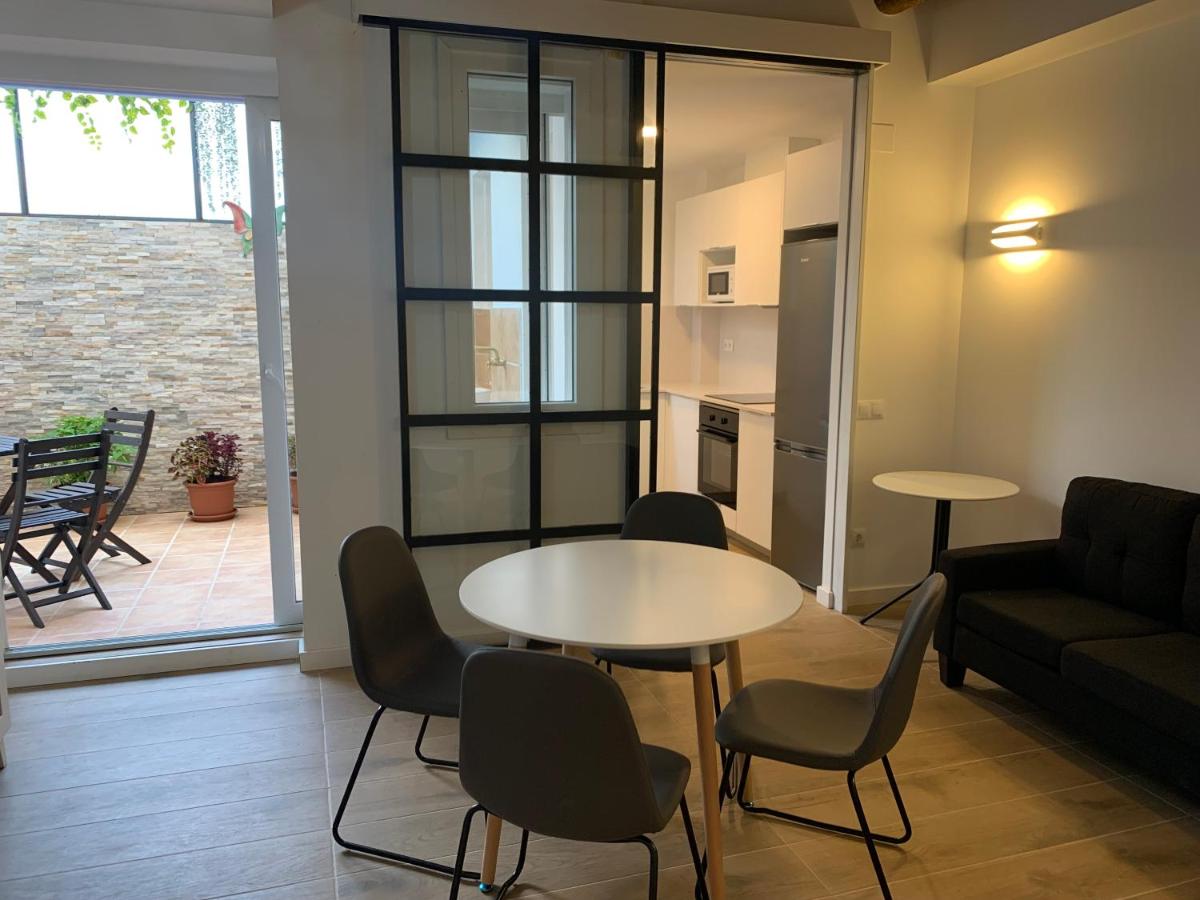 Patio Port Serrallo - Housity