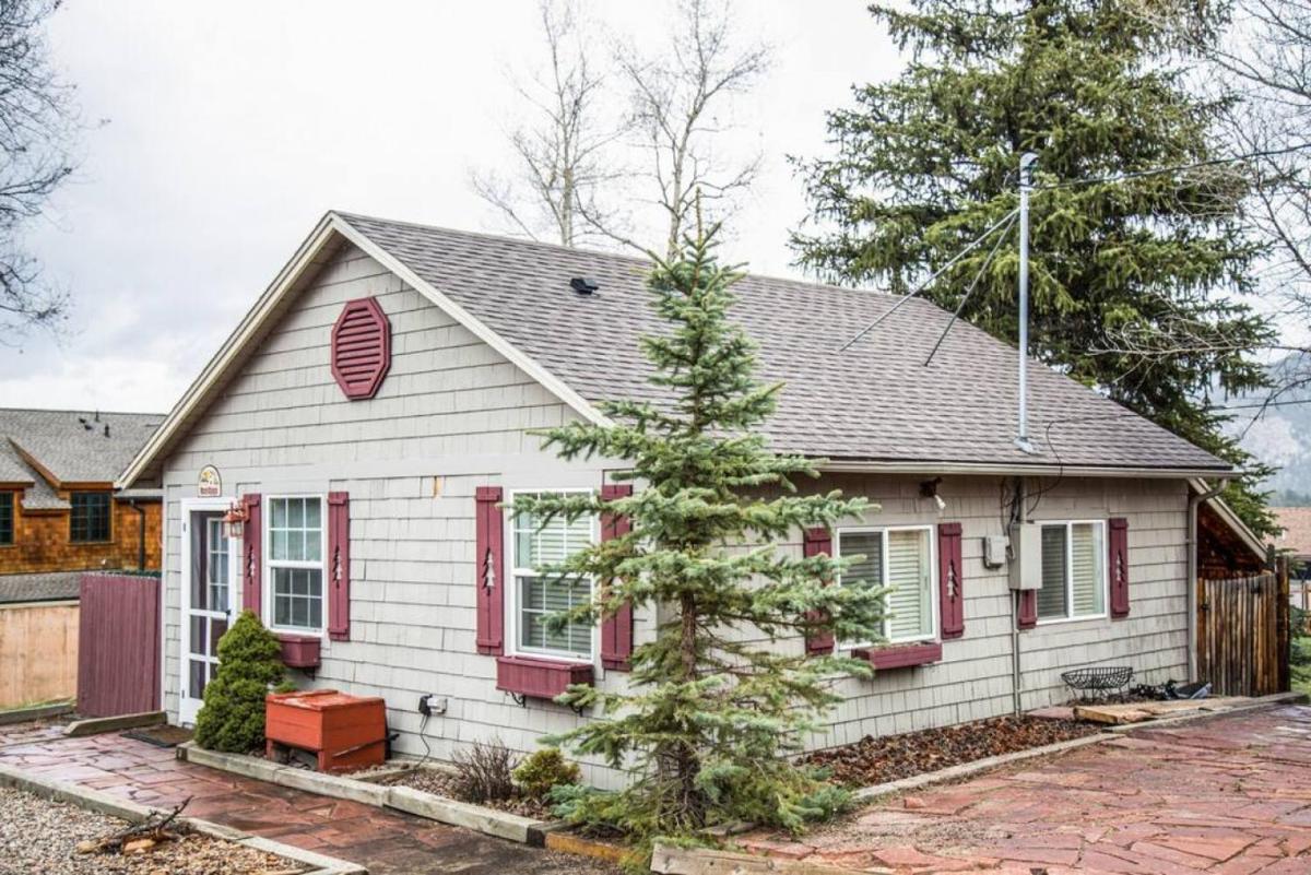 Mt Olympus Cabin, Cozy 1 bedroom cabin Great for couples - Housity