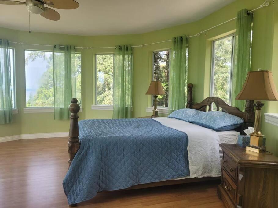 ocean view multi-Level suite with 2 bedrooms - Housity