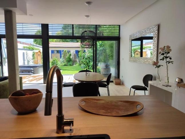 Suitetrails - Magnifique villa sur jardin de ville et jacuzzi