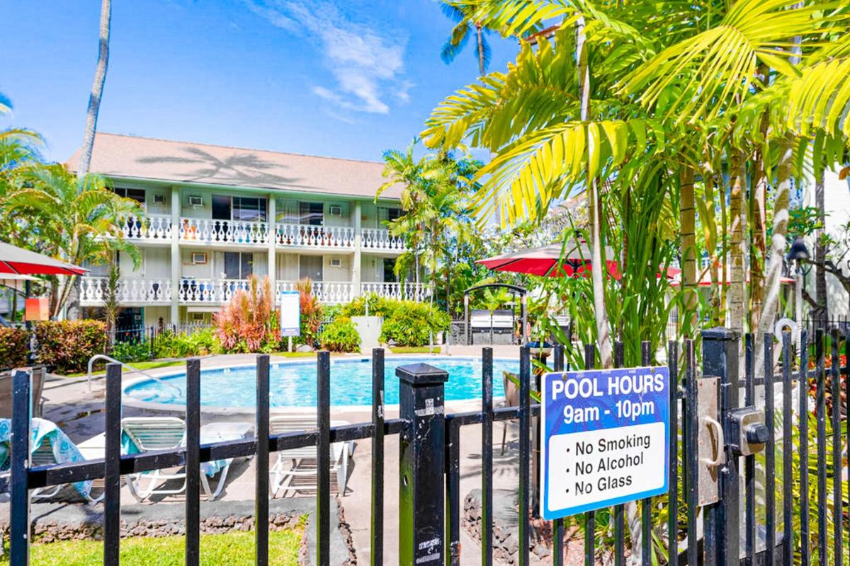 Kona Islander Inn 112 - Housity