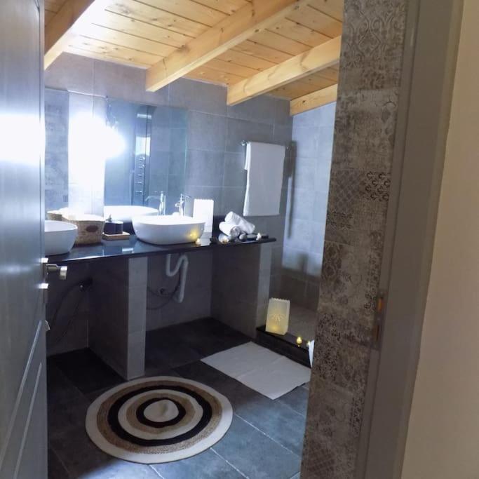 Nikos House Megara - Housity