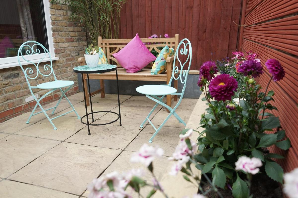 Luxury London Garden home sleep 7, 2 mins to metro - Housity