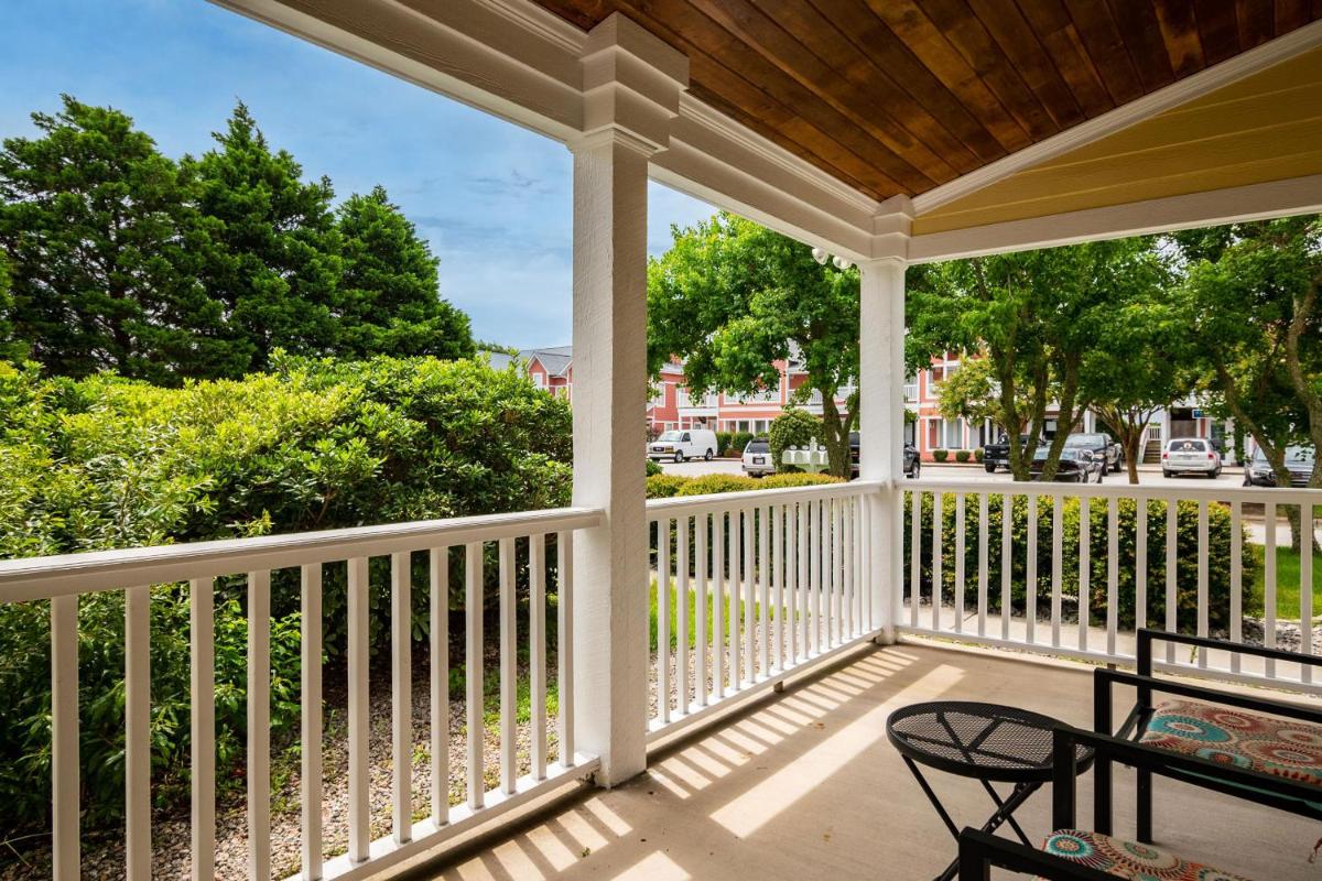 Marina 1 by Oak Island Accommodations - Housity