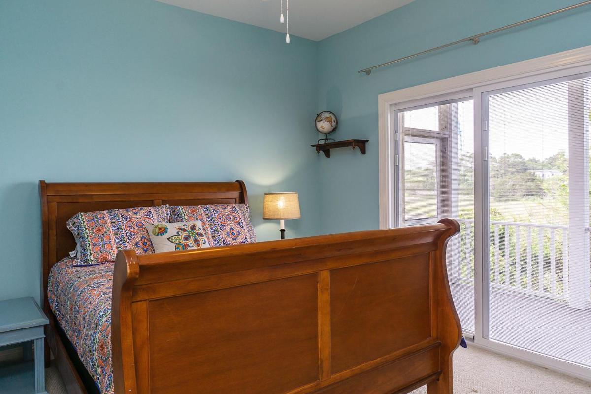 Night Sand by Oak Island Accommodations - Housity