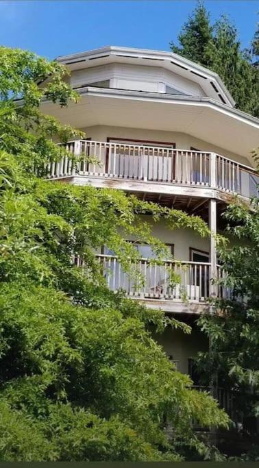 Large Suite Ocean Property - Housity