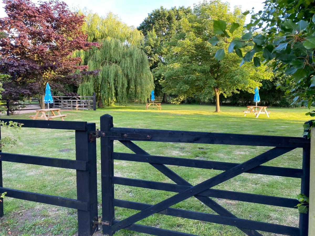 Brundish Suffolk Large 4-Bed Barn Stunning! - Housity