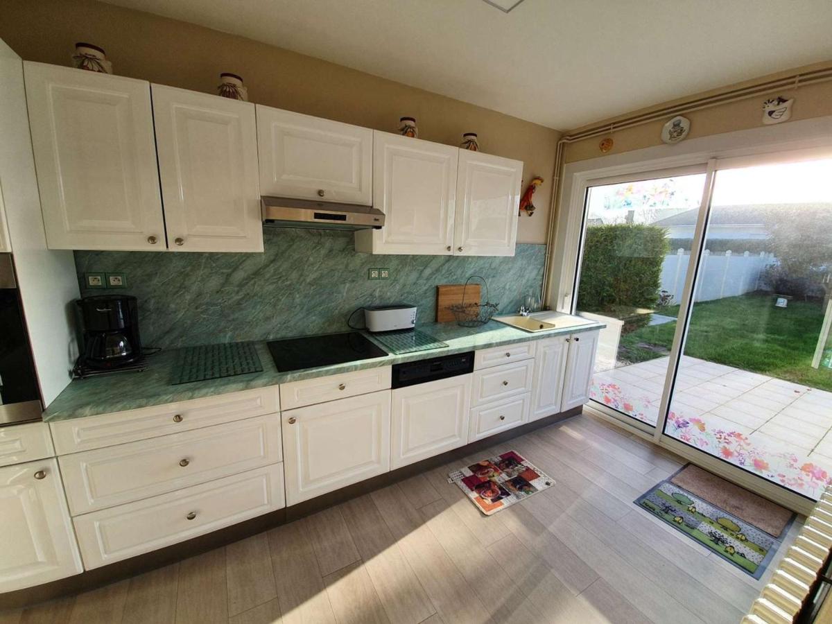 Maison familiale spacieuse avec jardin, terrasse ensoleillée et parking à Cucq - FR-1-672-18 - Housity