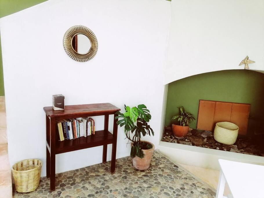 Casa Rogelia lugar tranquilo con vista al mar. - Housity