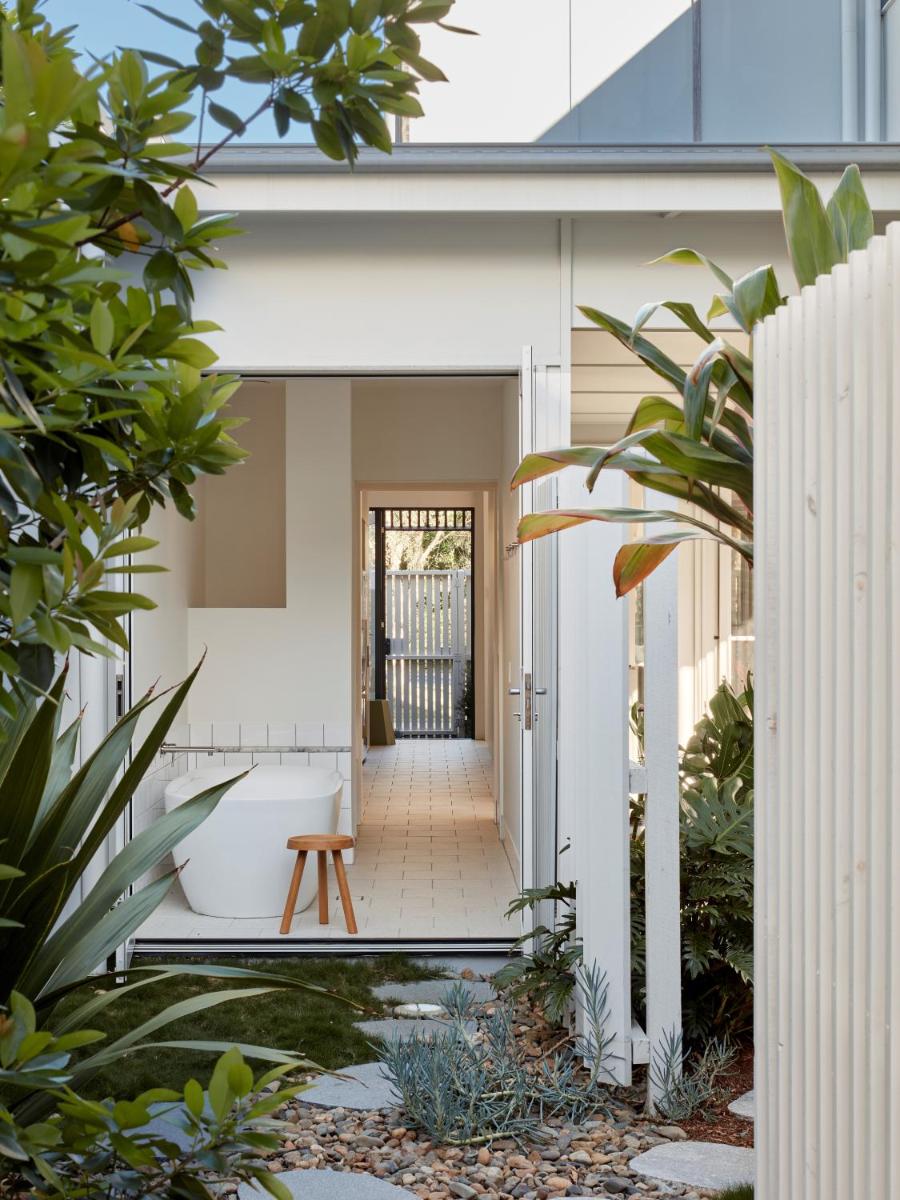 Byron Bay Accom - North Beach Houses 36 Bayshore Drive - No pool in studio - Housity