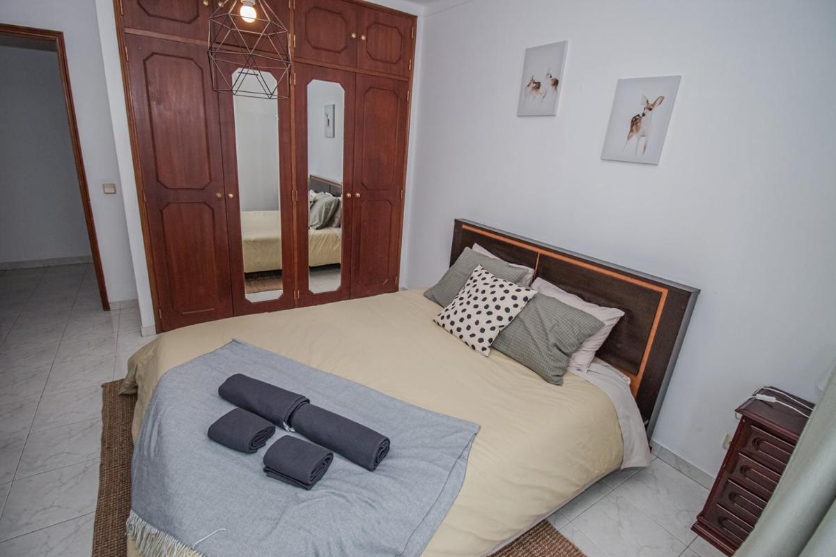 Charming Private Rooms in an Apartment A1 Penha - Faro - Housity