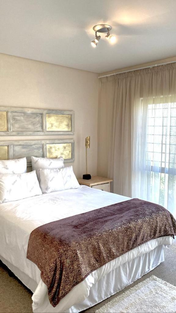 NNS Vaal River Luxury 3 Bedrooms Apartment - Housity