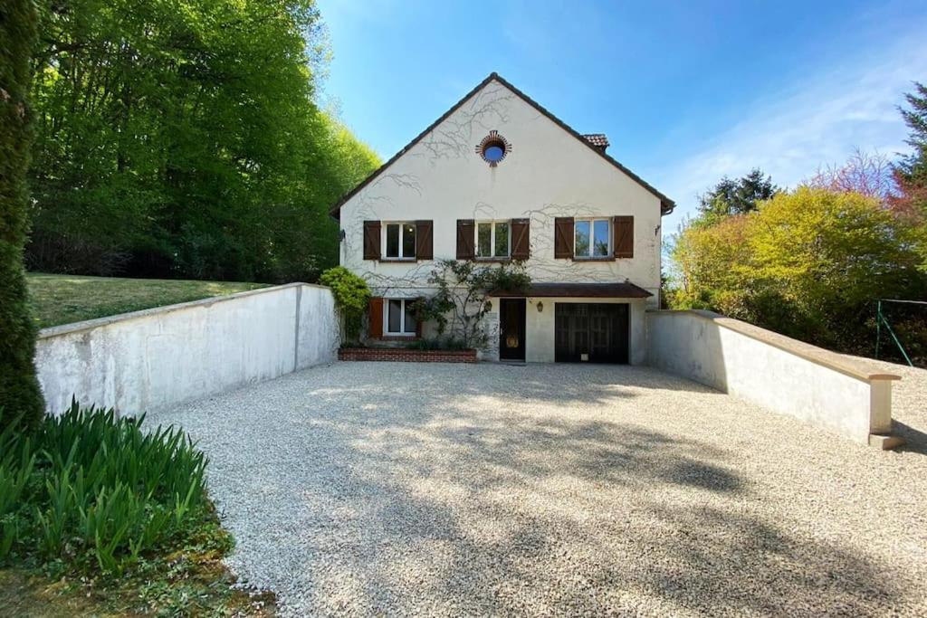 Villa de groupe à la campagne à 1 h 30 de Paris - Housity