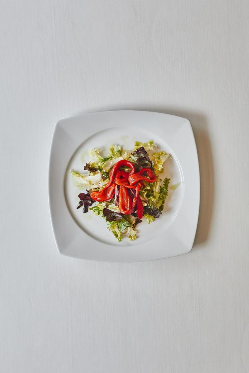 Comida en o cerca de este hotel