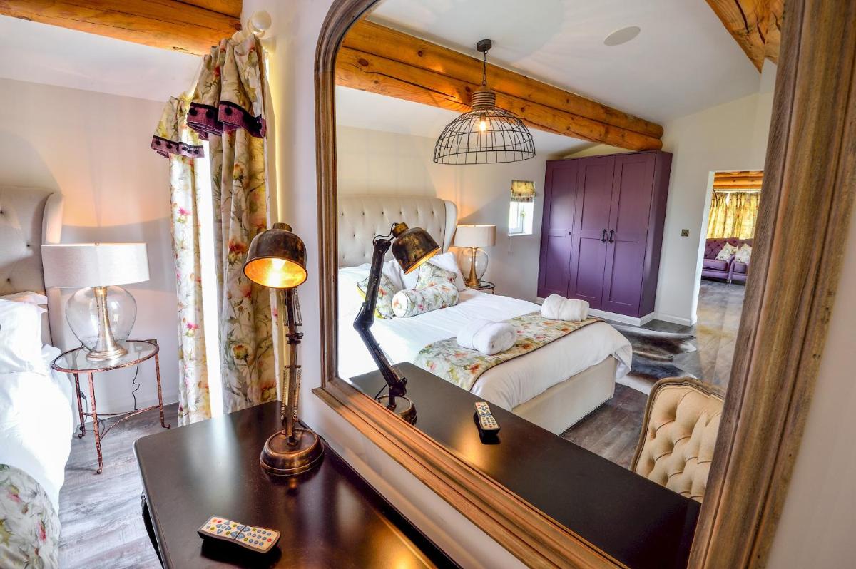 Magnolia Log Cabin - Housity