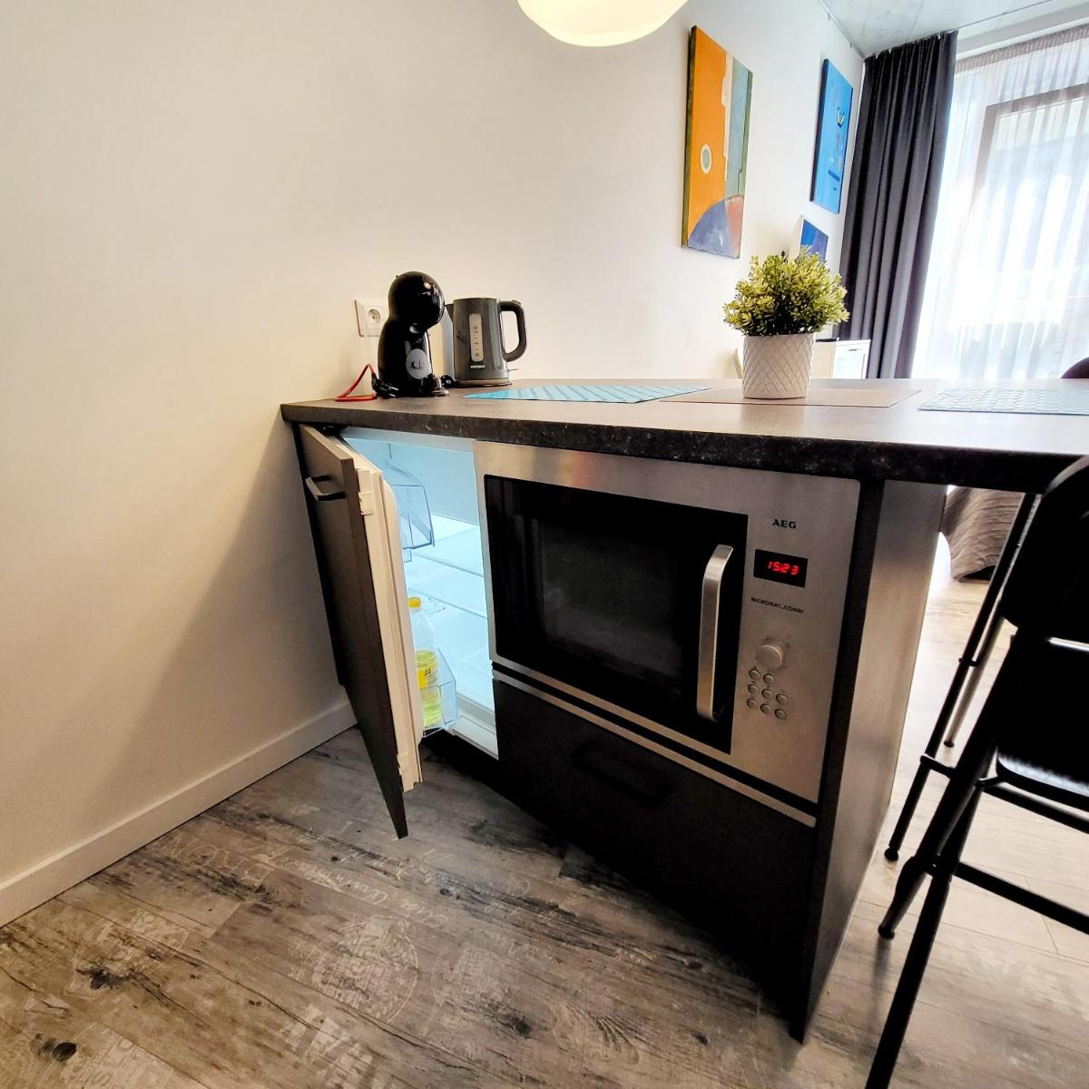 HaPPy Inn Laime Studio, Self Check-In-24-7, A-C, Parking-in-the-underground-Garage - Housity