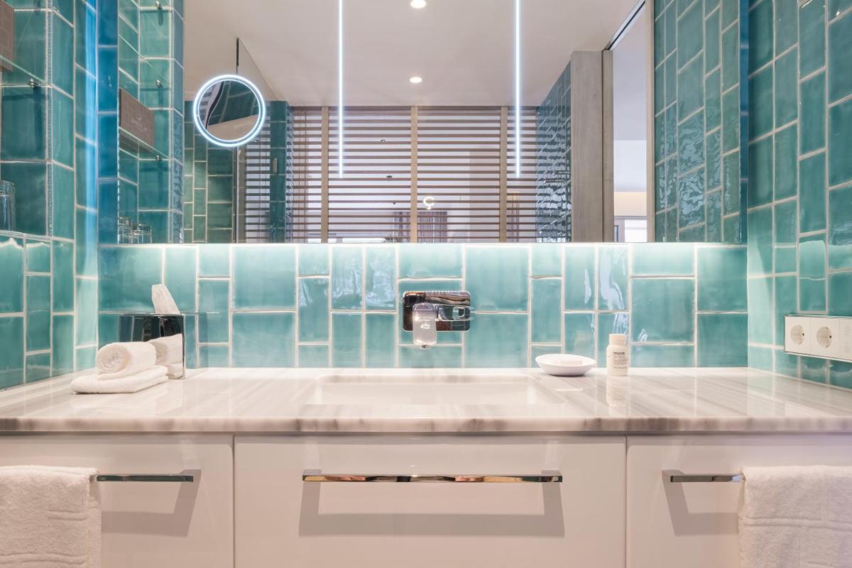 Un baño de El Vicenç de la Mar - Adults Only - Over 12