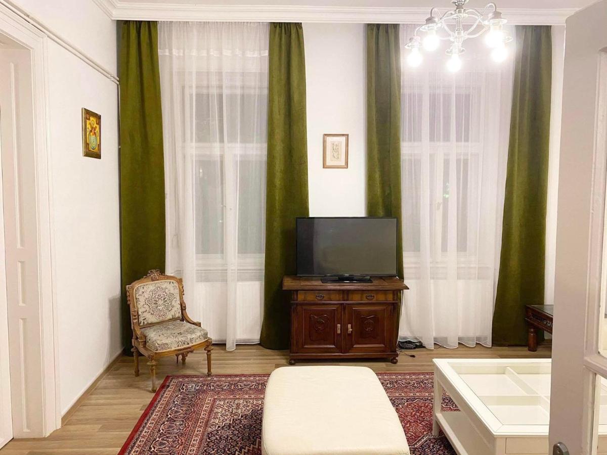 Platános Apartman Tata - Housity