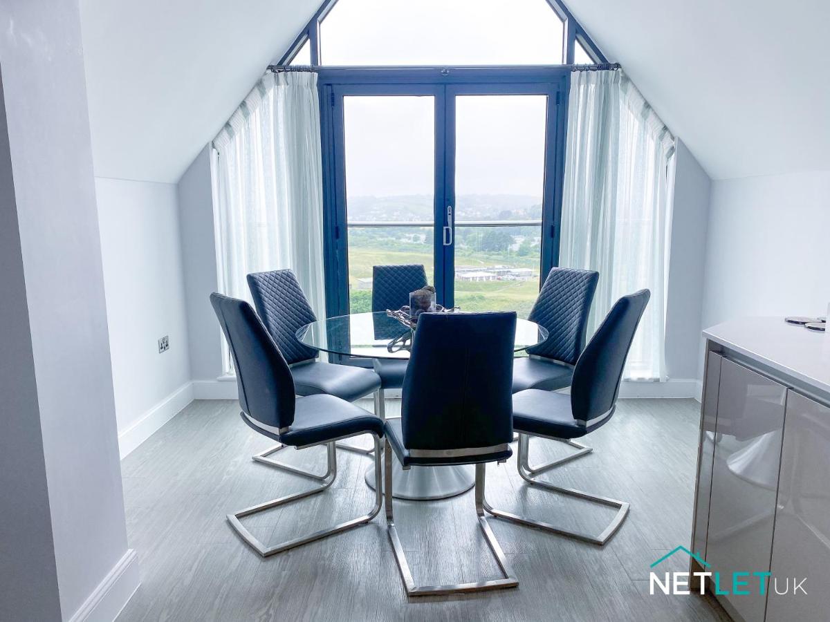 Waterstone House Penthouse Apartment - Housity