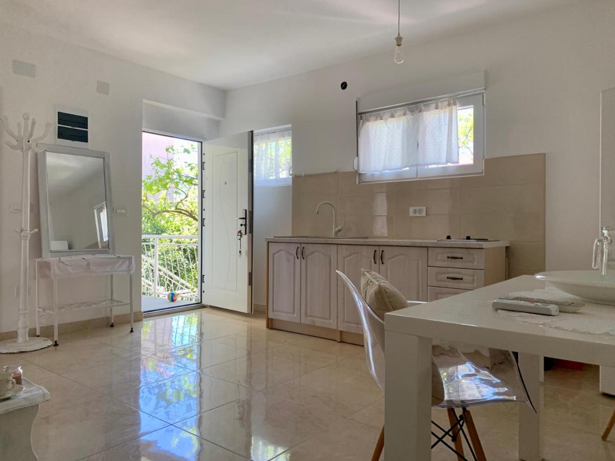 Apartments Jelena - Housity