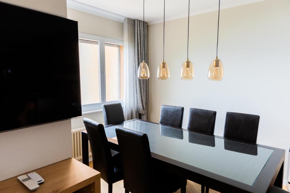 Residence Four Bedroom Apartment Lake View-Montreux - Housity