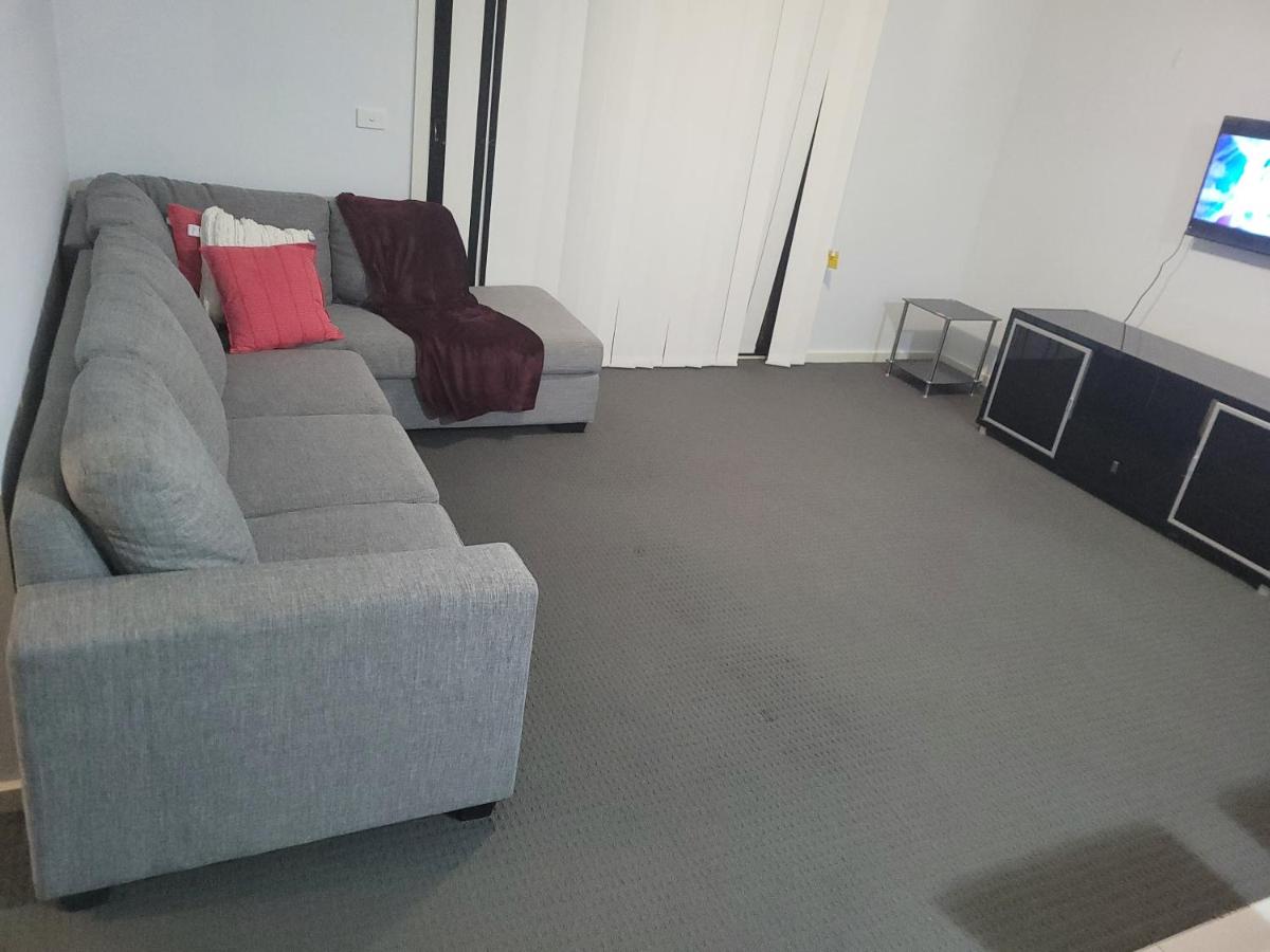 CHEERFUL 4 BEDROOMs PLACE NEAR THE BAYVIEW AND BEACH - Housity