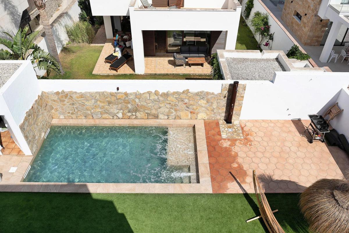 Aire Caballa - Housity