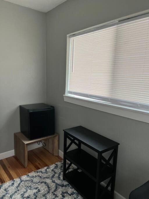 Comfortable Suite with private entrance & private bathroom - Housity