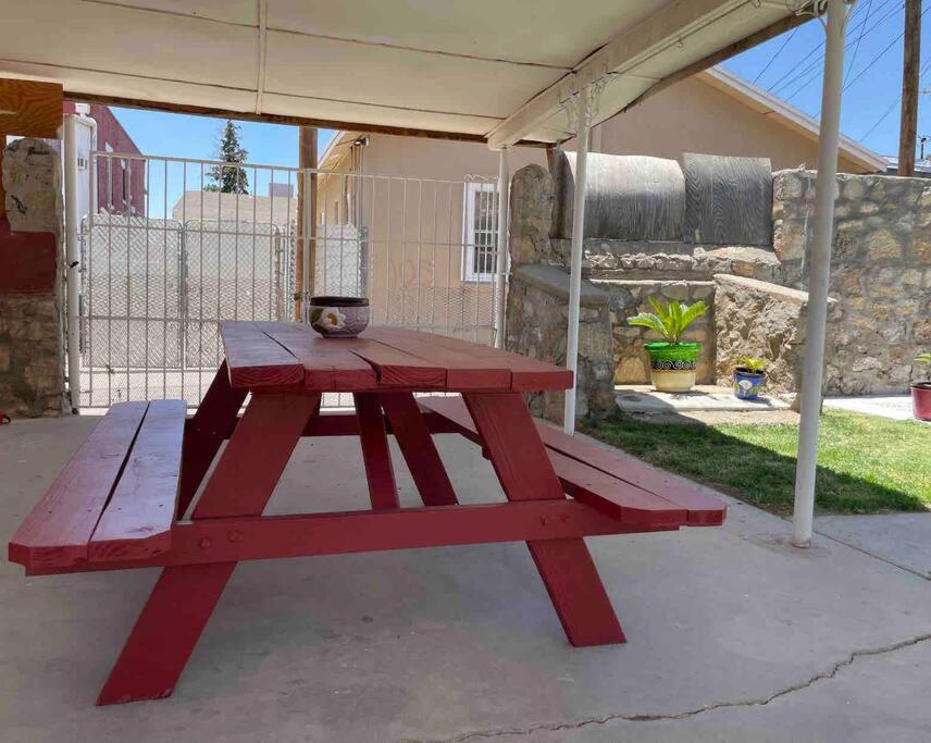 Comfortable Suite with private entrance & private bathroom - Housity