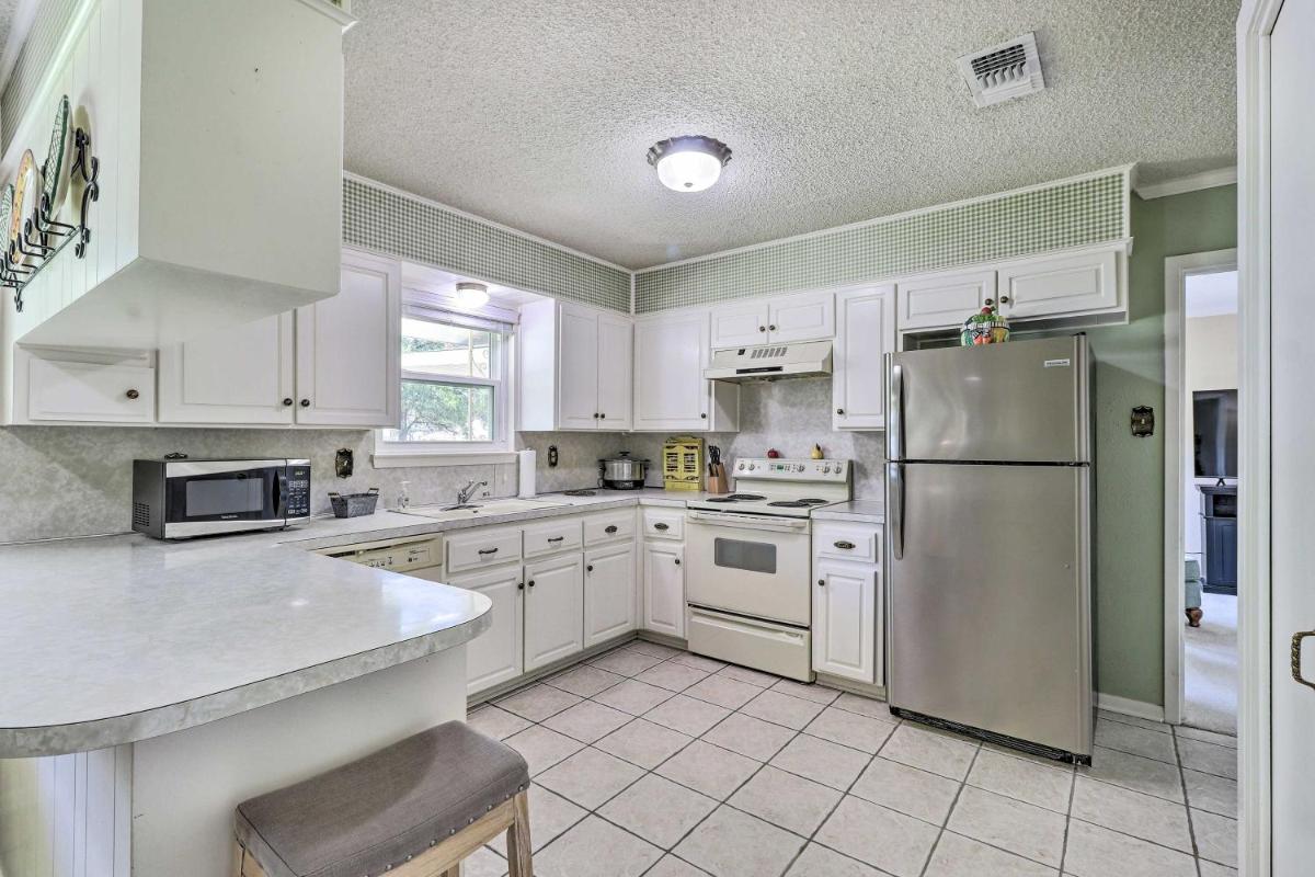 Water-View Nature Retreat Less Than 1 Mile to Lake! - Housity