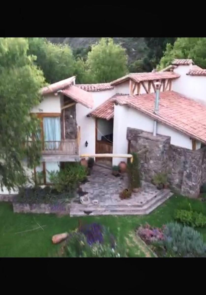 Inviting 10-Bed Villa in Urubamba Cusco Peru - Housity
