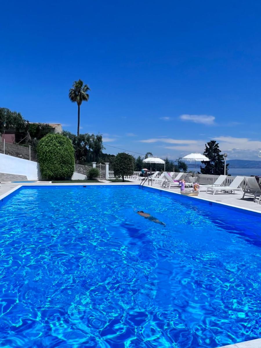 Brentanos Apartments - A - View of Paradise - Housity