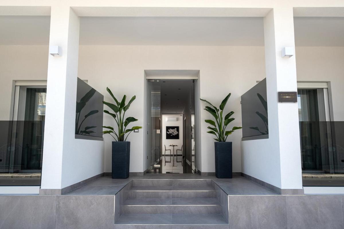 Moonlight B&B - Housity