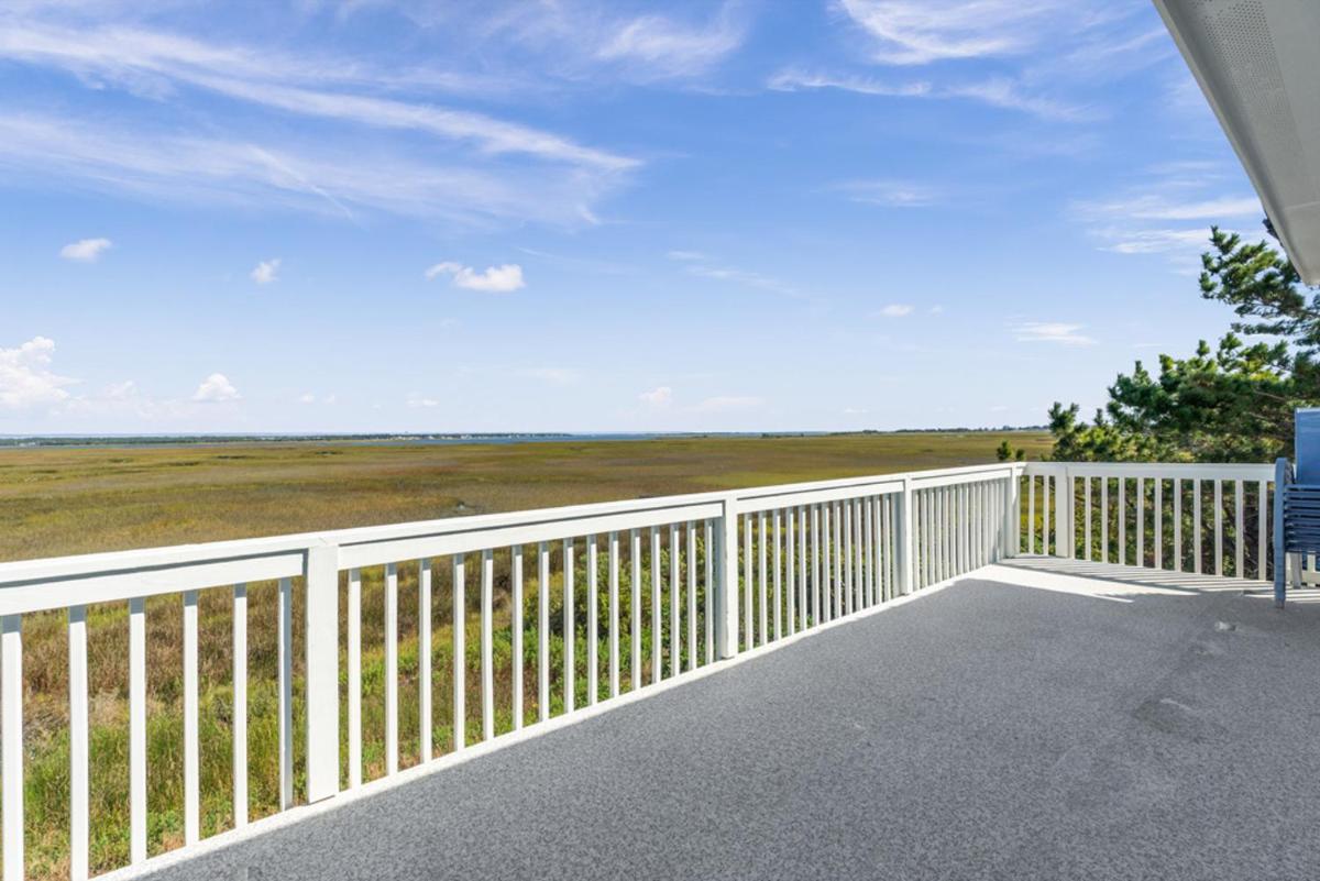 Picayne by Oak Island Accommodations - Housity